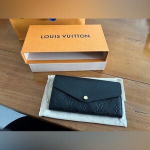 Louis Vuitton Sarah Wallet